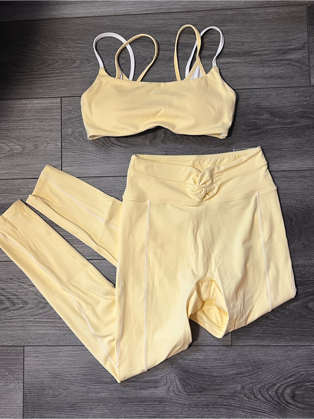 ELEVE NWOT- Yellow Activewear Set - Sports Bra & High-Waist Leggings